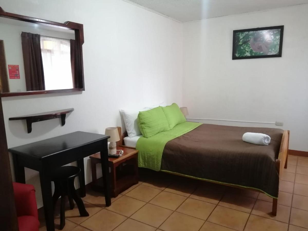 Hotel Santa Fe B&B Monteverde Bagian luar foto